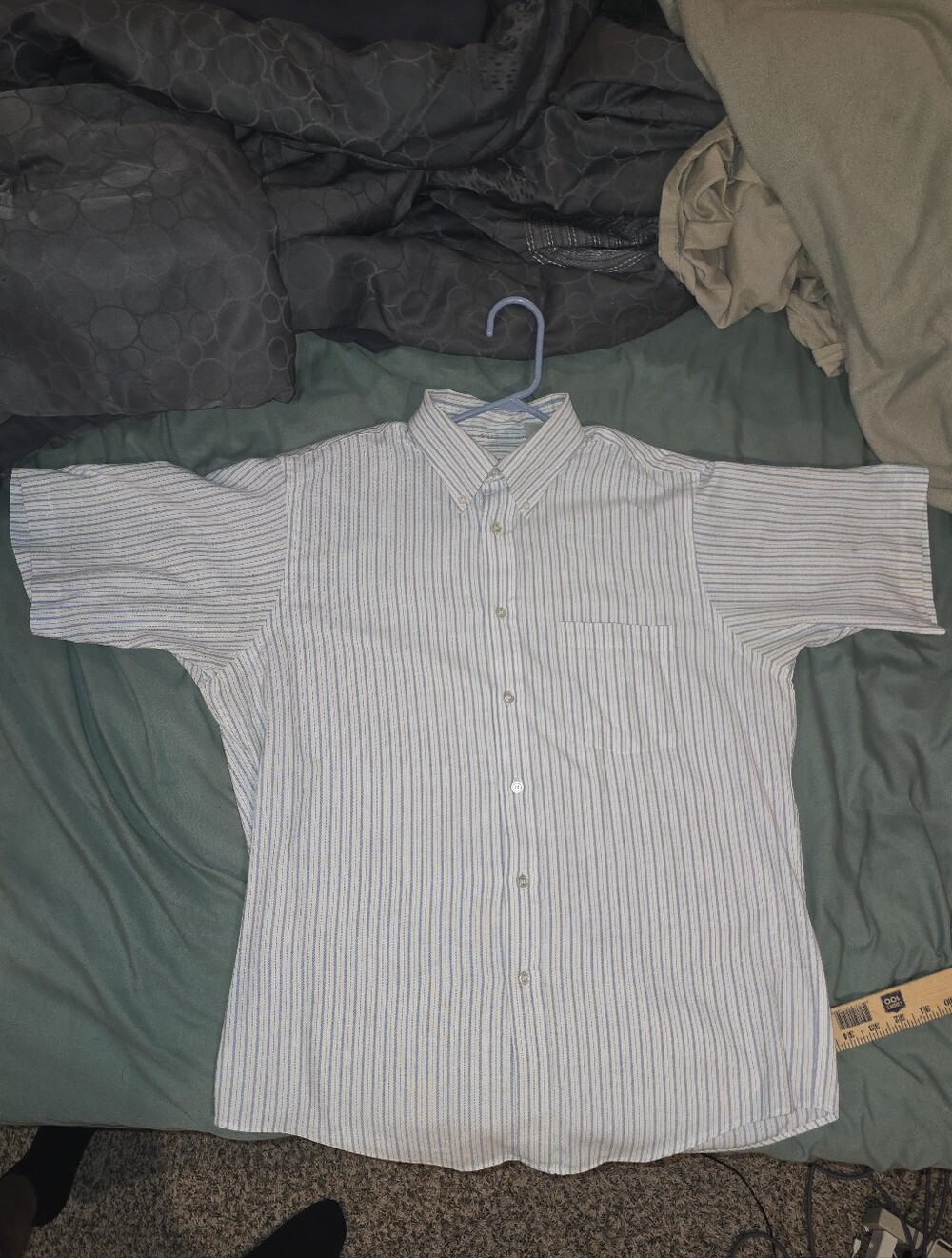 Men's Short-Sleeve Button-Down Shirt in Light Blue/White Stripe Size 16